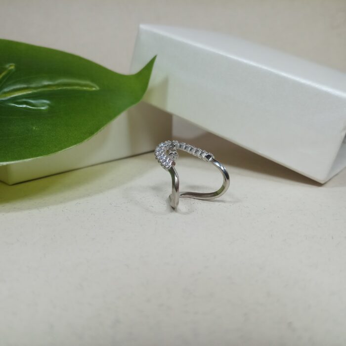 Eternal Bloom: 925 Sterling Silver Floral Vine Ring