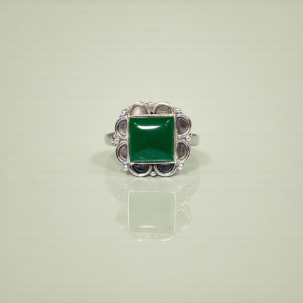 Sylvan Splendor: Sterling Silver Green Stone Ring