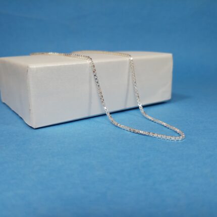 Stunning Silver Chain for Versatile Elegance