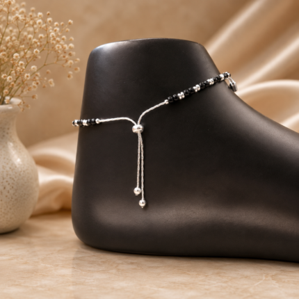 Enchanting Silver Anklet: A Radiant Emblem of Elegance