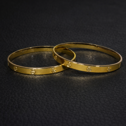 Golden Elegance: Exquisite Kangan with Gold Polish