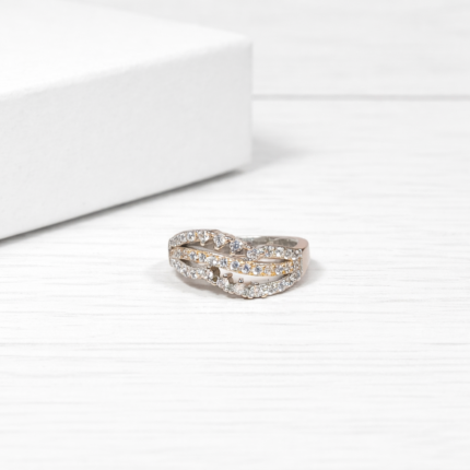 Ethereal Beauty: 925 Sterling Silver Ring with Delicate Design
