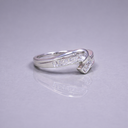 Celestial Elegance: 925 Sterling Silver Ring with Stellar Design