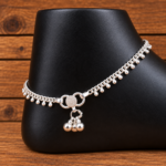 Silver Symphony: Handcrafted Anklet Adornments