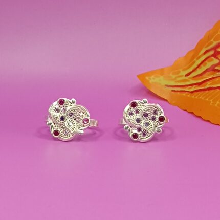 Sleek Solace: Silver Toe Ring for Effortless Style