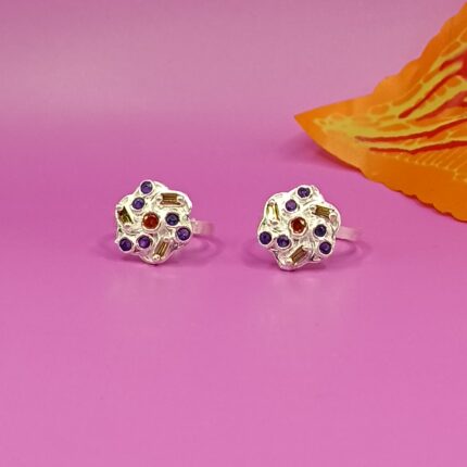 Dazzling Essence: Silver Toe Ring for Effortless Chic