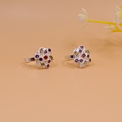 Dazzling Essence: Silver Toe Ring for Effortless Chic