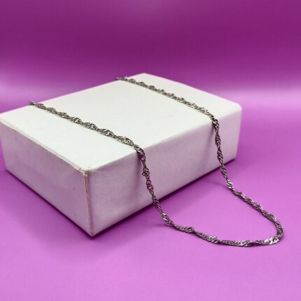 Radiant Silver Chain : Discover Timeless Elegance