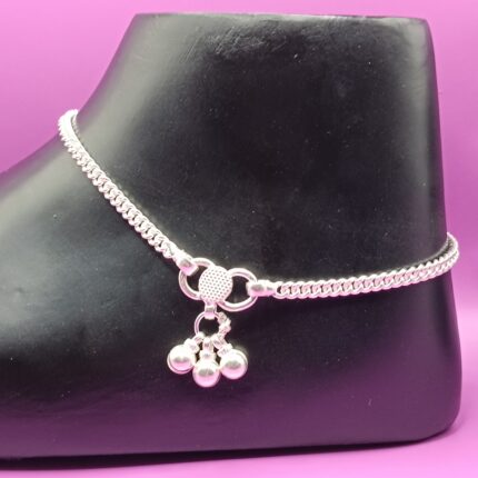 Shimmering Silver Payal: A Timeless Ornament for Graceful Ankles