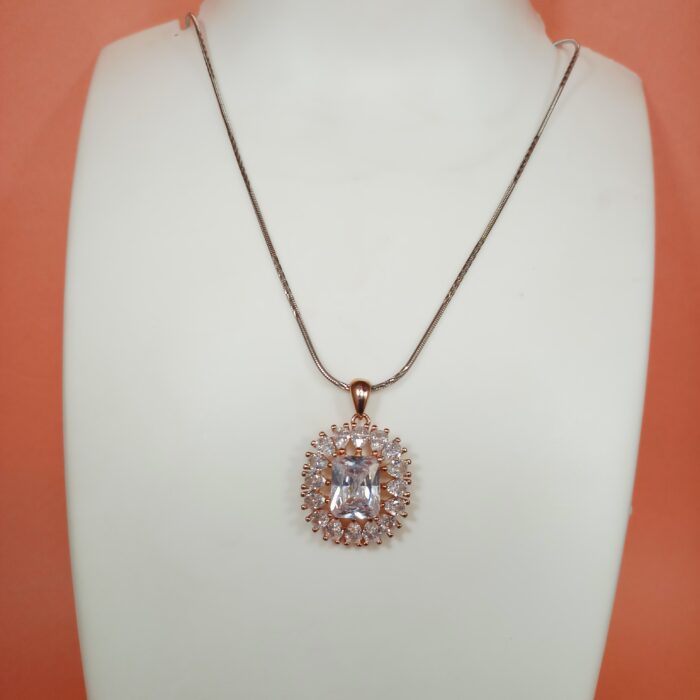 Radiant Elegance: Exquisite Pendal Set for Timeless Glamour