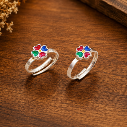 Intricate Silver Toe Ring: Timeless Sophistication