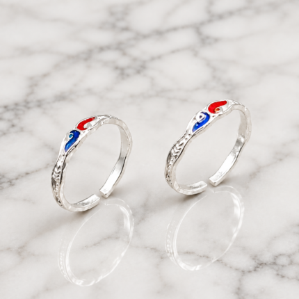 Radiant Silver Toe Ring: Effortless Elegance