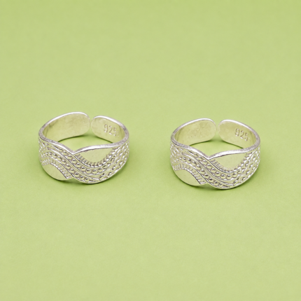 Glistening Grace - Silver Toe Ring
