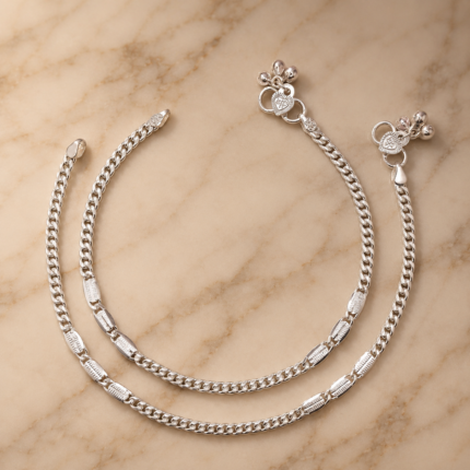 Elegant Silver Payal with Intricate Design