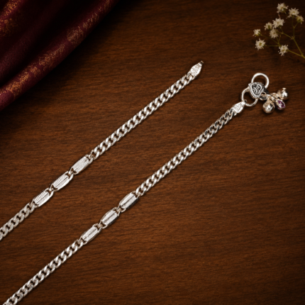 Elegant Silver Payal with Intricate Design