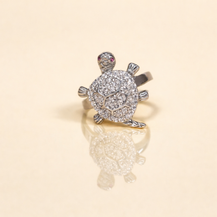 Silver Turtle Ring: Elegance in Motion