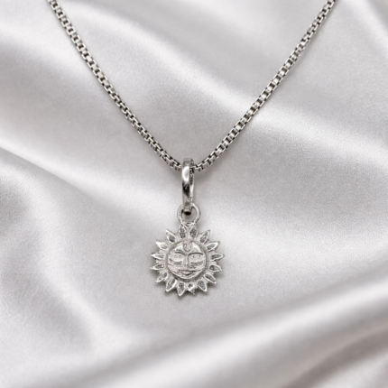 Radiant Solstice: Handcrafted Sun Pendal