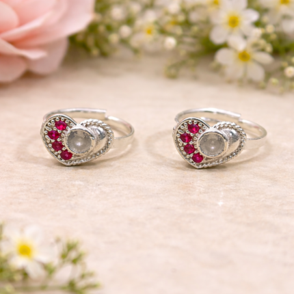 Radiant Silver Toe Ring: Effortless Elegance