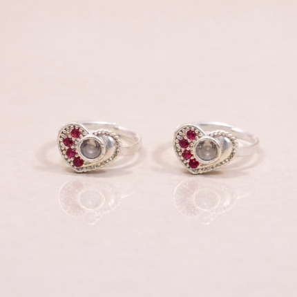 Radiant Silver Toe Ring: Effortless Elegance