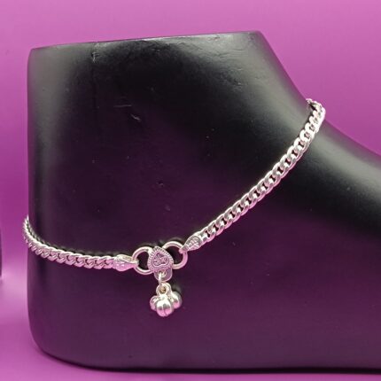 Elegant Silver Payal with Intricate Design