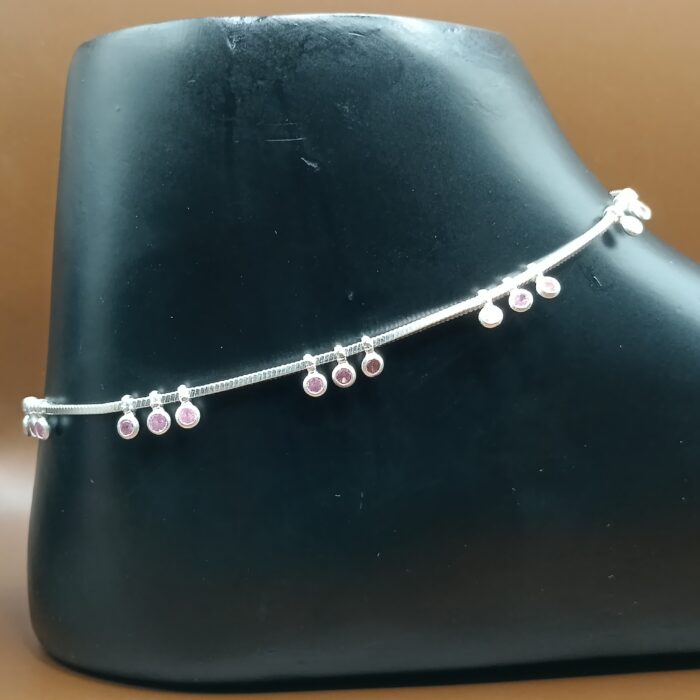 Radiant Reverie: Silver Payal with Intricate Detailing