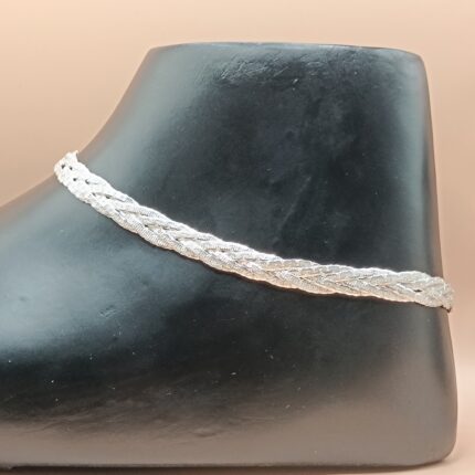 Twinkling Tempo: Silver Payal for Graceful Rhythms
