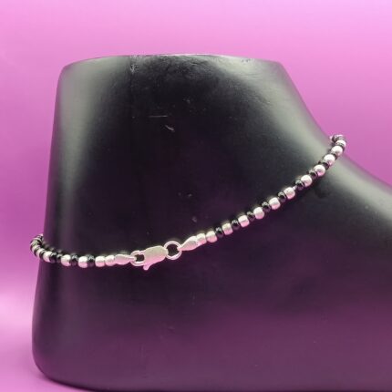 Silver Splendor: Handcrafted Payal for Timeless Elegance