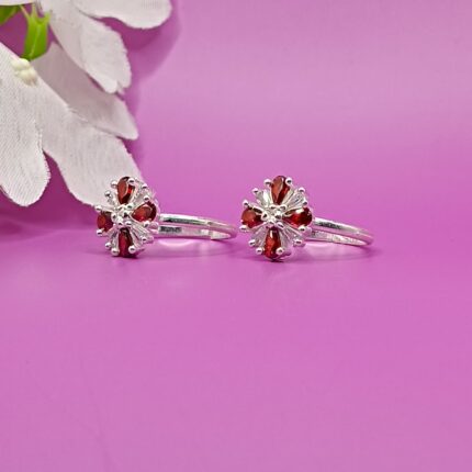 Glimmering Ties: Toe Rings that Dance with Radiance