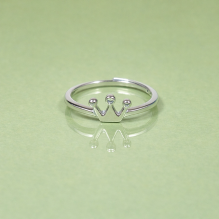 Elegance in Silver: Handcrafted Silver Crown Ring