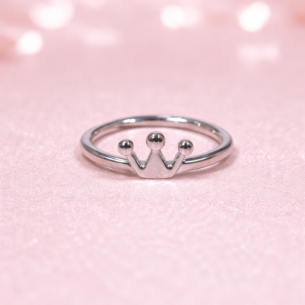 Elegance in Silver: Handcrafted Silver Crown Ring