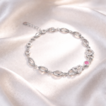 The Ultimate Trendy Heart Bracelet: Modern Silver Elegance