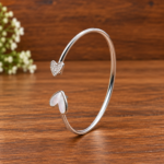Radiant Silver Elegance: The Modern Bracelet Essential
