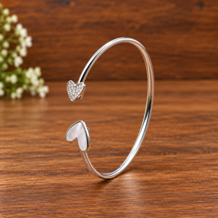 Radiant Silver Elegance: The Modern Bracelet Essential