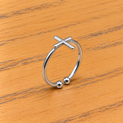 Contemporary Silver Splendor: The Ultimate Trendy Ring