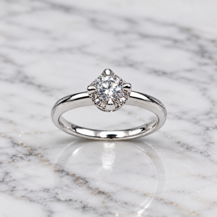 Sleek Sterling Silver Statement Ring: Modern Elegance