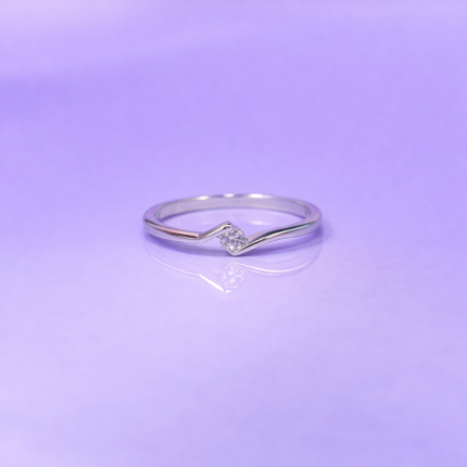 Ethereal Glow: Sterling Silver Solitaire Ring
