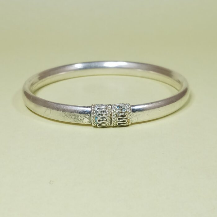 Serenity Shine: Silver Women's Bangle