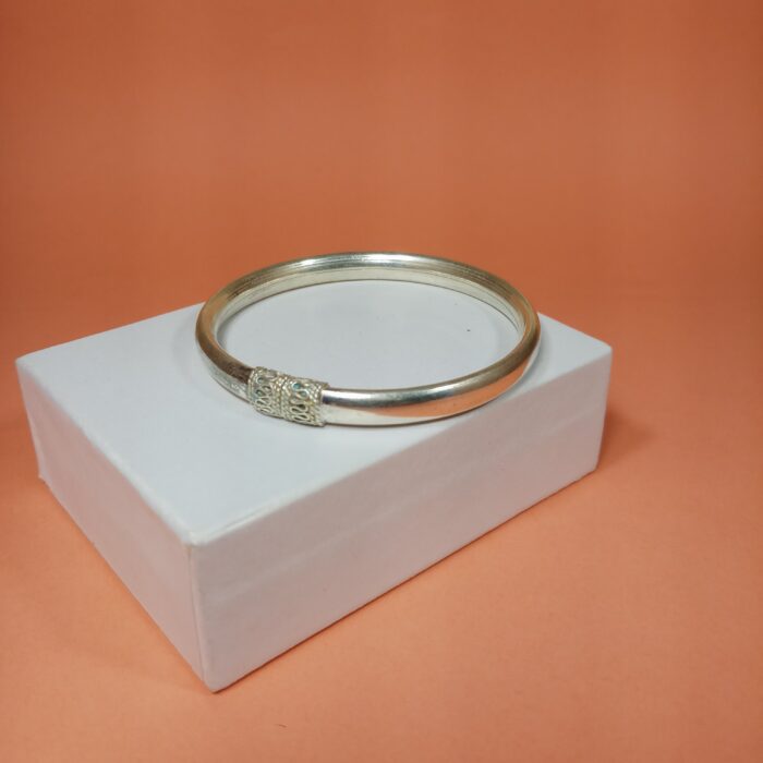 Serenity Shine: Silver Women's Bangle