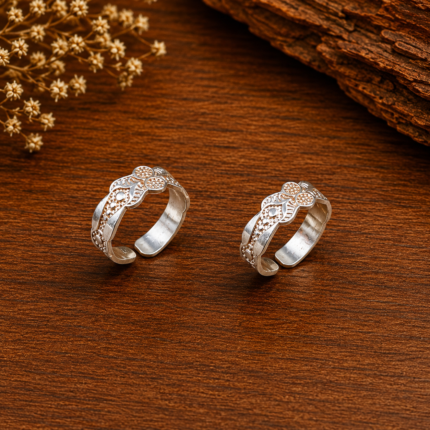Twinkle Toes: Sterling Silver Toe Ring