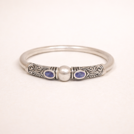 Elegant Aura: Silver Ladies Kada