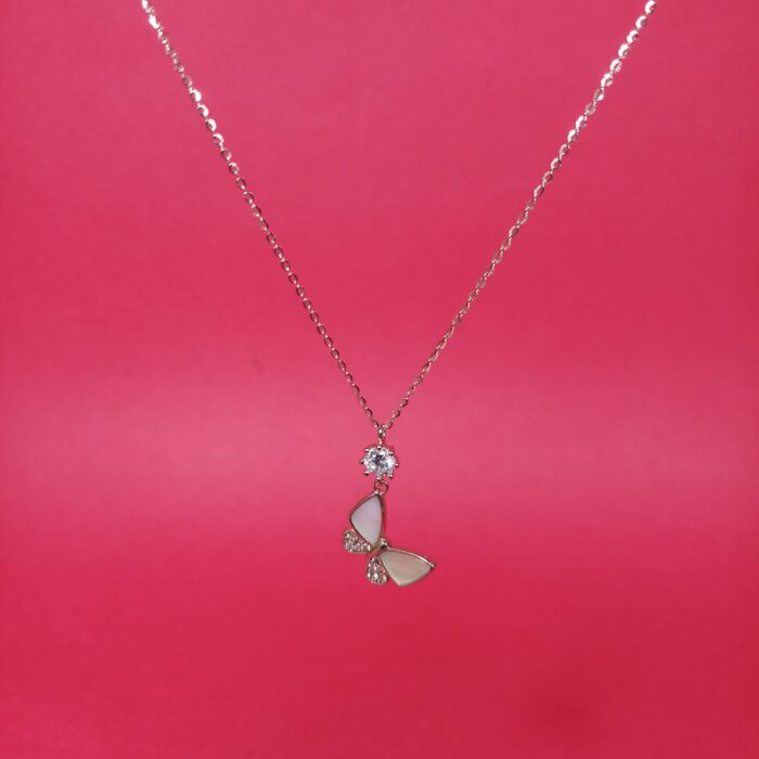 Eternal Sparkle: Chain Pendant for Timeless Elegance