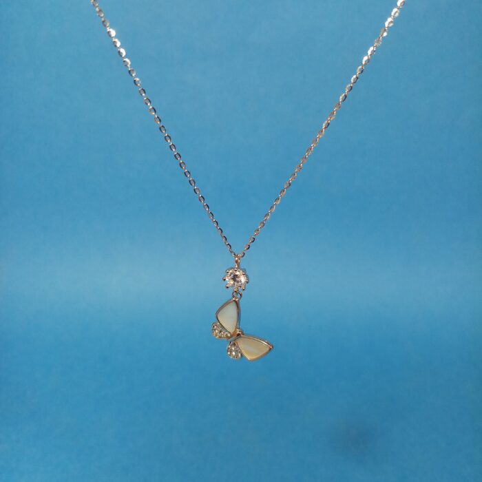 Eternal Sparkle: Chain Pendant for Timeless Elegance