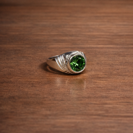 Silver 925 Ring with Green Stone - Timeless Beauty