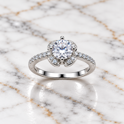 Elegant Silver 925 Ring with Sparkling Gemstone