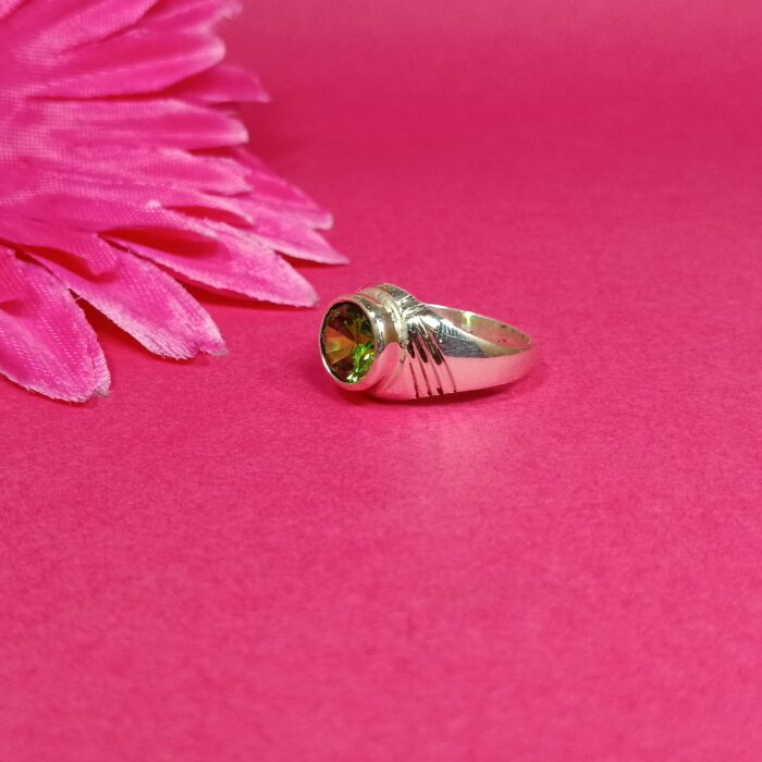 Silver 925 Ring with Green Stone - Timeless Beauty
