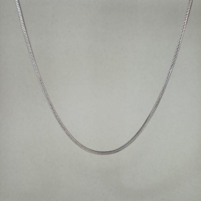 Sleek Silver Chain - Modern Elegance for Any Style