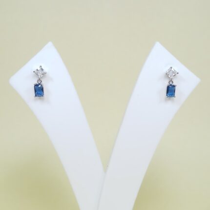 Graceful Gleam: 925 Sterling Silver Earrings