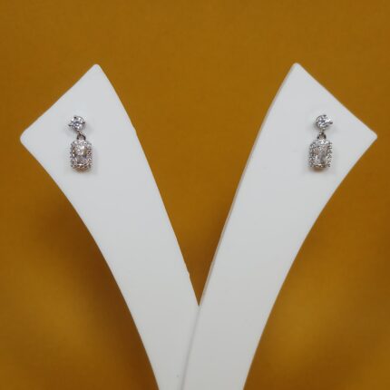 Elegant 925 Silver Earrings – Timeless Sophistication