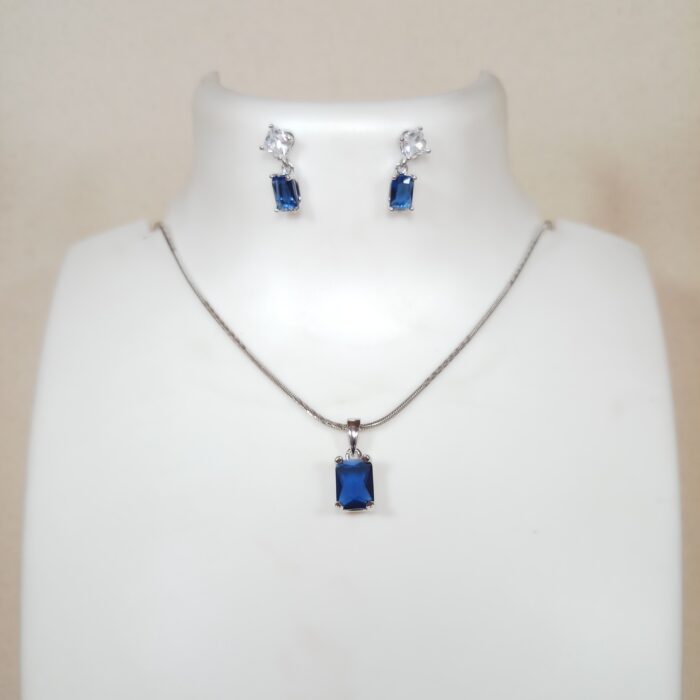 Elegant Silver 925 Chain Pendant Set