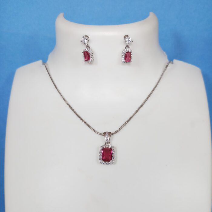 Elegant Radiance: 925 Sterling Silver Chain Pendant Set